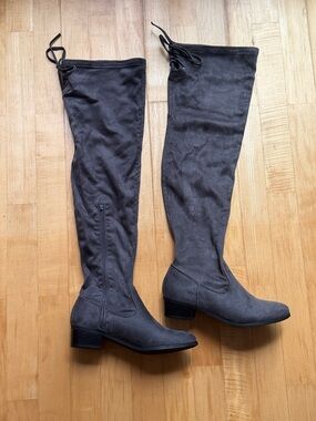 NWOT JustFab Over-the-Knee Abbie Flat Boot in Grey